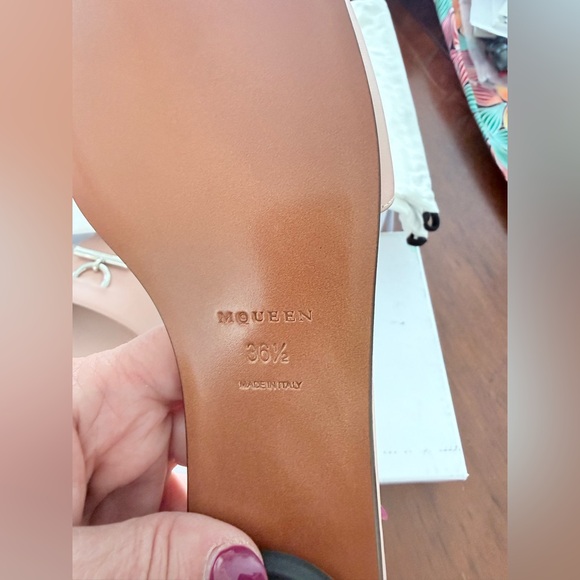 Alexander McQueen Women's Pink Slide Sandals - Picture 7 of 8